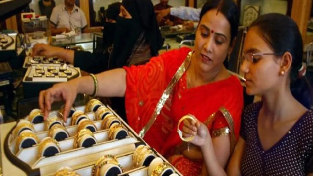 ಚಿನ್ನ ಮುಟ್ಟಂಗಿಲ್ಲ, ಬೆಳ್ಳಿ ಕೇಳಂಗಿಲ್ಲ: ಬೆಲೆ ಮಾತಾಡಂಗಿಲ್ಲ!