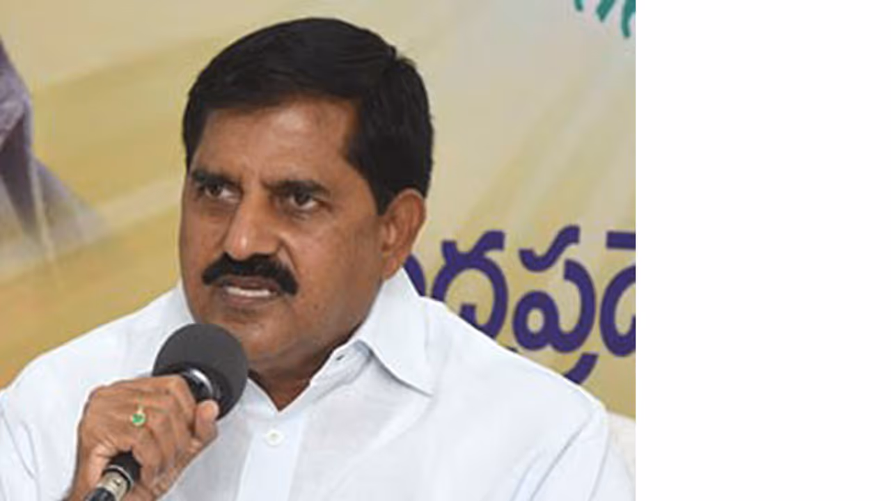 ఆయనకు నోటి దురద ఎక్కువ: కేసీఆర్ పై ఏపీ మంత్రి ఫైర్