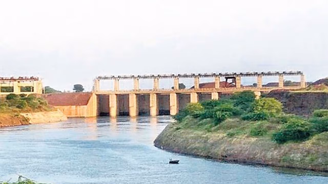 Telangana accuses Andhra Pradesh of illegal diversion of water Telangana accuses Andhra Pradesh of illegal diversion of water