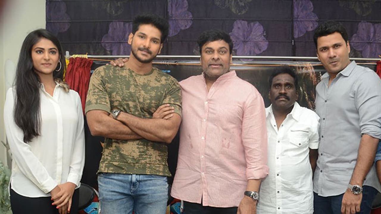 చిరంజీవి చేతుల మీదుగా విడుదలైన 'జువ్వ' ఫస్ట్ లుక్ పోస్టర్ అండ్ టీజర్! చిరంజీవి చేతుల మీదుగా విడుదలైన 'జువ్వ' ఫస్ట్ లుక్ పోస్టర్ అండ్ టీజర్!