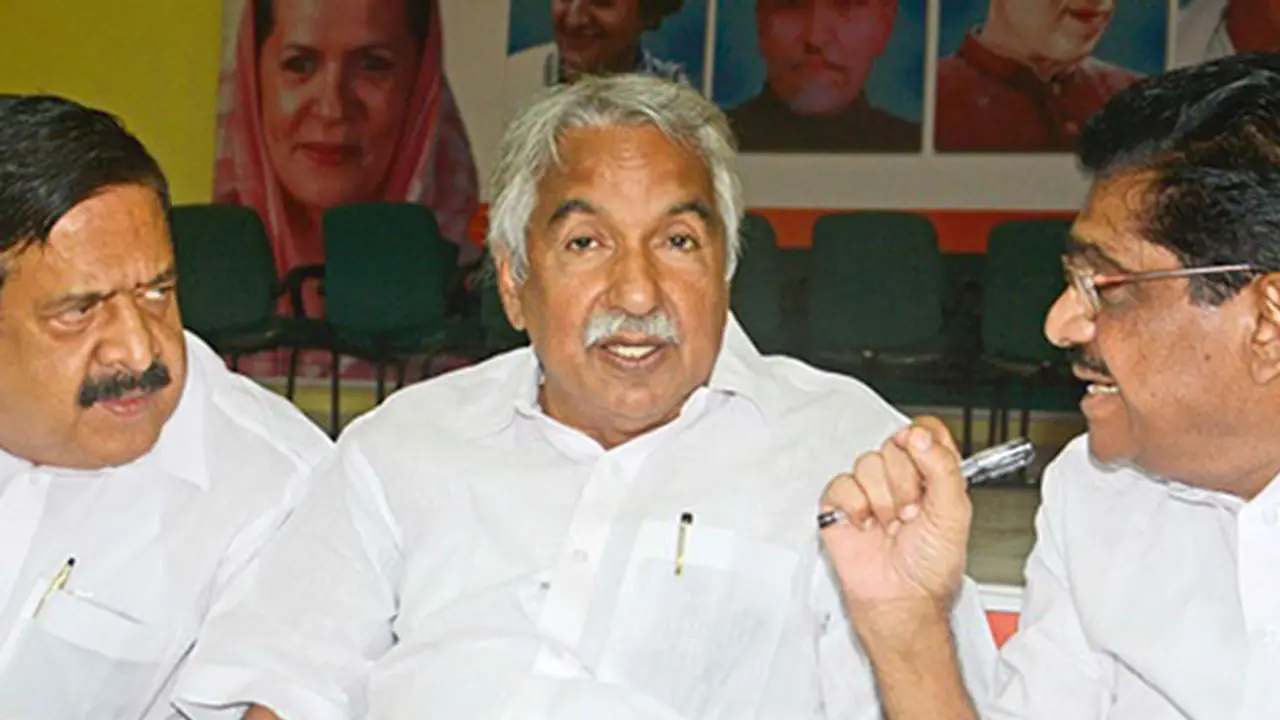 കോണ്‍ഗ്രസ് പുന:സംഘടനക്കെതിരെ എ ഐ ഗ്രൂപ്പുകൾ