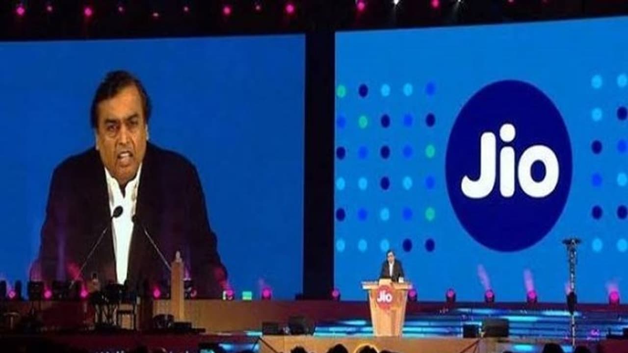 ஜியோ வெளியிட்ட டேட்டா..! யாரு யாரு என்னென்ன பண்ணி இருக்கீங்கனு தெரியுமா..? ஜியோ வெளியிட்ட டேட்டா..! யாரு யாரு என்னென்ன பண்ணி இருக்கீங்கனு தெரியுமா..?