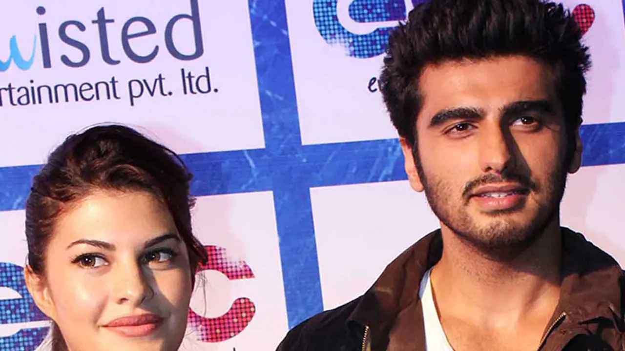 Arjun Kapoor and Jacqueline Fernandez get cozy