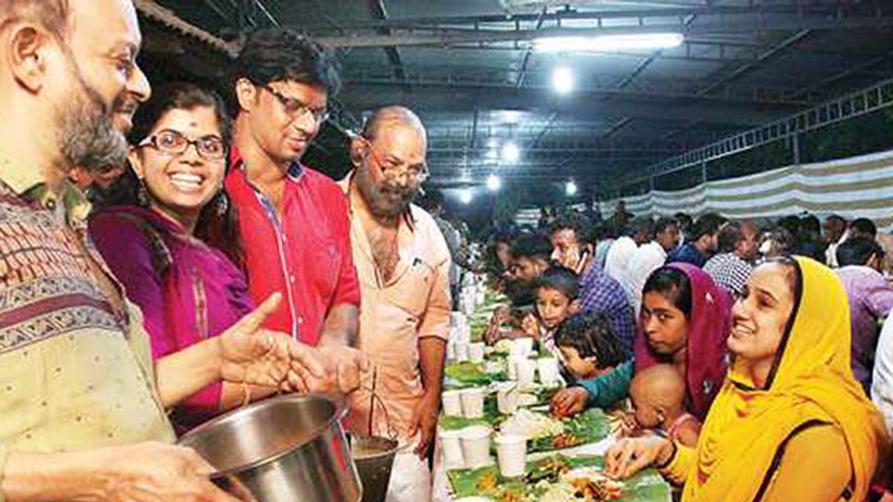 ഇഫ്താര് സത്കാരമൊരിക്കു പൂങ്കുടി മനയില് മാംഗല്യം ഇഫ്താര് സത്കാരമൊരിക്കു പൂങ്കുടി മനയില് മാംഗല്യം