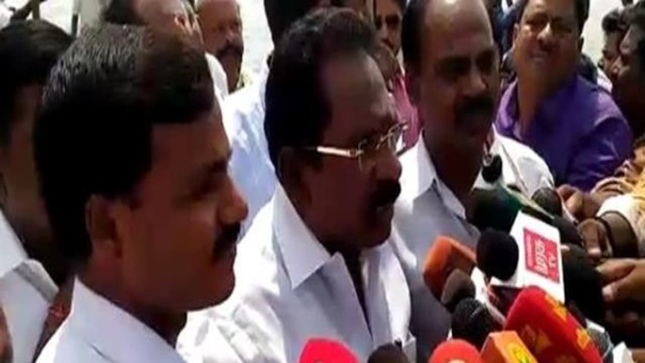 "அப்பாவுக்கு தப்பாமல் பிறந்துள்ளார் ஸ்டாலின்" செல்லூர் ராஜு கிண்டல்... "அப்பாவுக்கு தப்பாமல் பிறந்துள்ளார் ஸ்டாலின்" செல்லூர் ராஜு கிண்டல்...