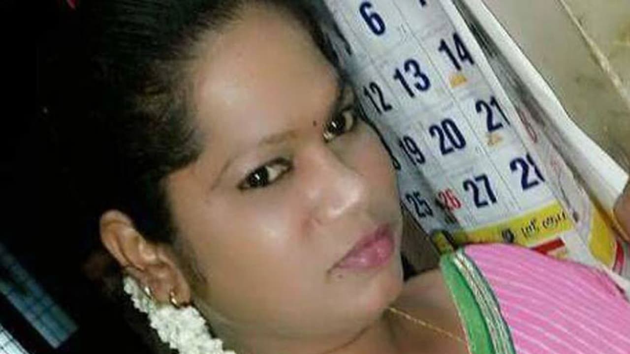 പൊലീസുകാര് ഒരു ഭിന്നലിംഗക്കാരിയോട് ചെയ്തത്; താരയുടെ മരണമൊഴിയും സ്റ്റേഷനകത്തെ വീഡിയോയും പൊലീസുകാര് ഒരു ഭിന്നലിംഗക്കാരിയോട് ചെയ്തത്; താരയുടെ മരണമൊഴിയും സ്റ്റേഷനകത്തെ വീഡിയോയും