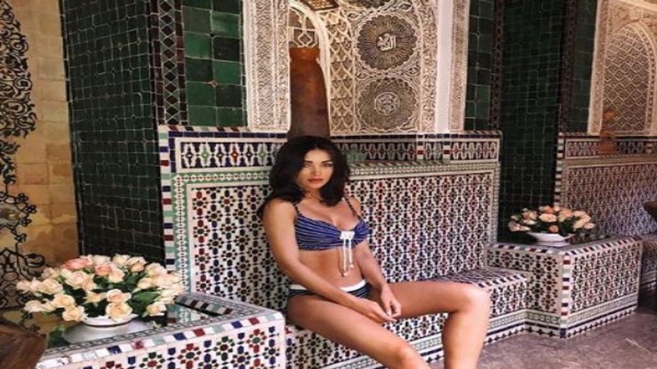 எமியின் இதுவரை பார்க்காத படுகவர்ச்சி போட்டோ உள்ளே...! எமியின் இதுவரை பார்க்காத படுகவர்ச்சி போட்டோ உள்ளே...!