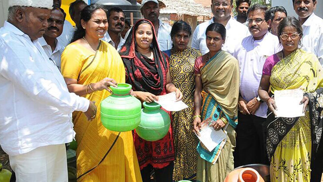 ಉಪಚುನಾವಣೆ: ಸಮರೋಪಾದಿಯಲ್ಲಿ ಕಾಂಗ್ರೆಸ್, ಬಿಜೆಪಿ ಪ್ರಚಾರ ಉಪಚುನಾವಣೆ: ಸಮರೋಪಾದಿಯಲ್ಲಿ ಕಾಂಗ್ರೆಸ್, ಬಿಜೆಪಿ ಪ್ರಚಾರ