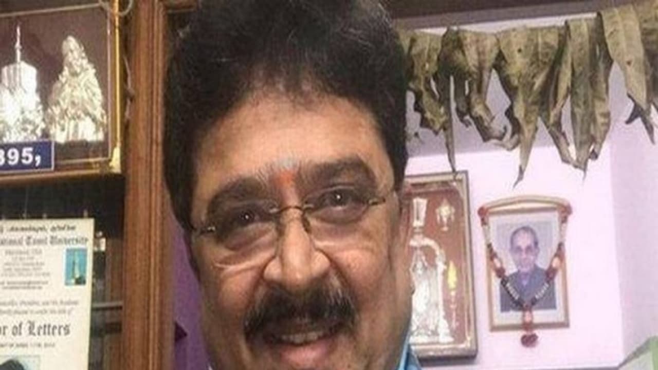 ஜெயலலிதாவுக்கு துரோகமிழைத்த அதிமுகவினர்! எஸ்.வி.சேகர் பகீர் குற்றச்சாட்டு! ஜெயலலிதாவுக்கு துரோகமிழைத்த அதிமுகவினர்! எஸ்.வி.சேகர் பகீர் குற்றச்சாட்டு!