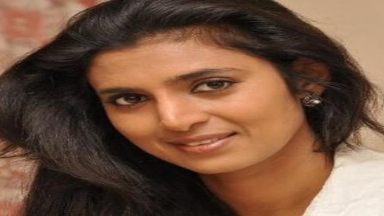 எதிர்பாராத சூழ்நிலையில்கூட டக்கென முடிவெடுப்பவரே நல்ல அரசியல் தலைவர் – ரஜினியை குத்திக்காட்டும் கஸ்தூரி… எதிர்பாராத சூழ்நிலையில்கூட டக்கென முடிவெடுப்பவரே நல்ல அரசியல் தலைவர் – ரஜினியை குத்திக்காட்டும் கஸ்தூரி…