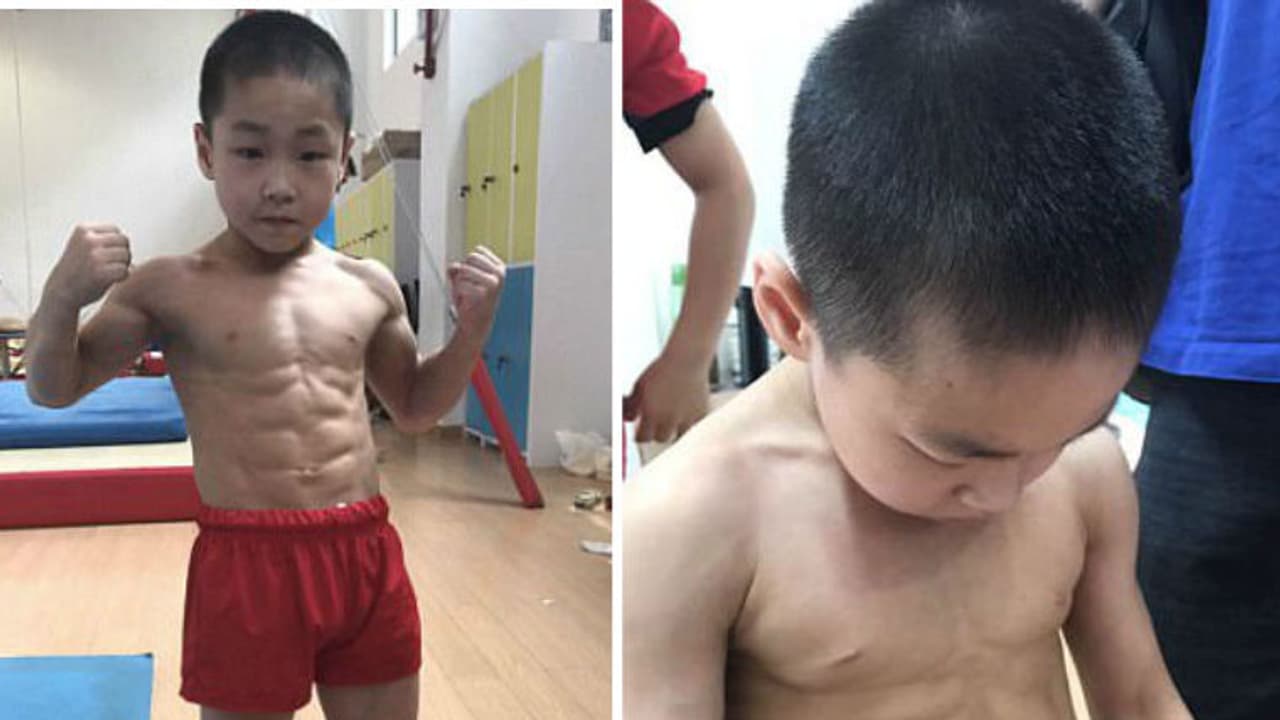 എയിറ്റ് പാക്കില്‍ ഒരു ബാലന്‍; അമ്പരന്ന് മാധ്യമങ്ങള്‍!