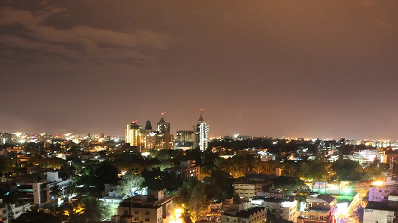 ದೇಶದಲ್ಲಿ ಅತಿ ಹೆಚ್ಚು ಶ್ರೀಮಂತರನ್ನು ಹೊಂದಿರುವ ನಗರಗಳ ಪಟ್ಟಿಯಲ್ಲಿ ಬೆಂಗಳೂರಿಗೆ 3ನೇ ಸ್ಥಾನ ದೇಶದಲ್ಲಿ ಅತಿ ಹೆಚ್ಚು ಶ್ರೀಮಂತರನ್ನು ಹೊಂದಿರುವ ನಗರಗಳ ಪಟ್ಟಿಯಲ್ಲಿ ಬೆಂಗಳೂರಿಗೆ 3ನೇ ಸ್ಥಾನ