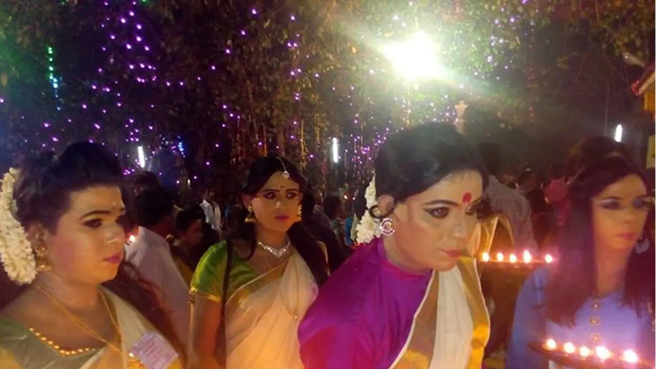 Men enter this temple, dressed as women Men enter this temple, dressed as women