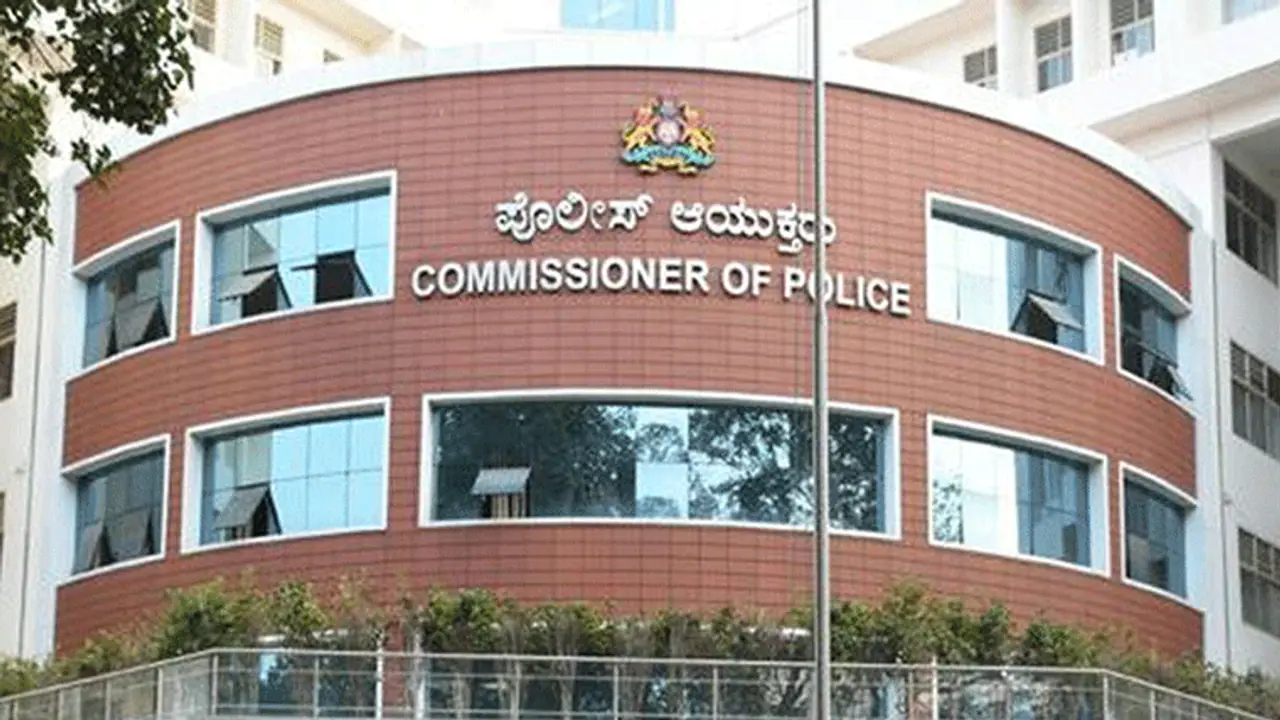 Bengaluru city police's Twitter account is full of humour, are you following them? Bengaluru city police's Twitter account is full of humour, are you following them?