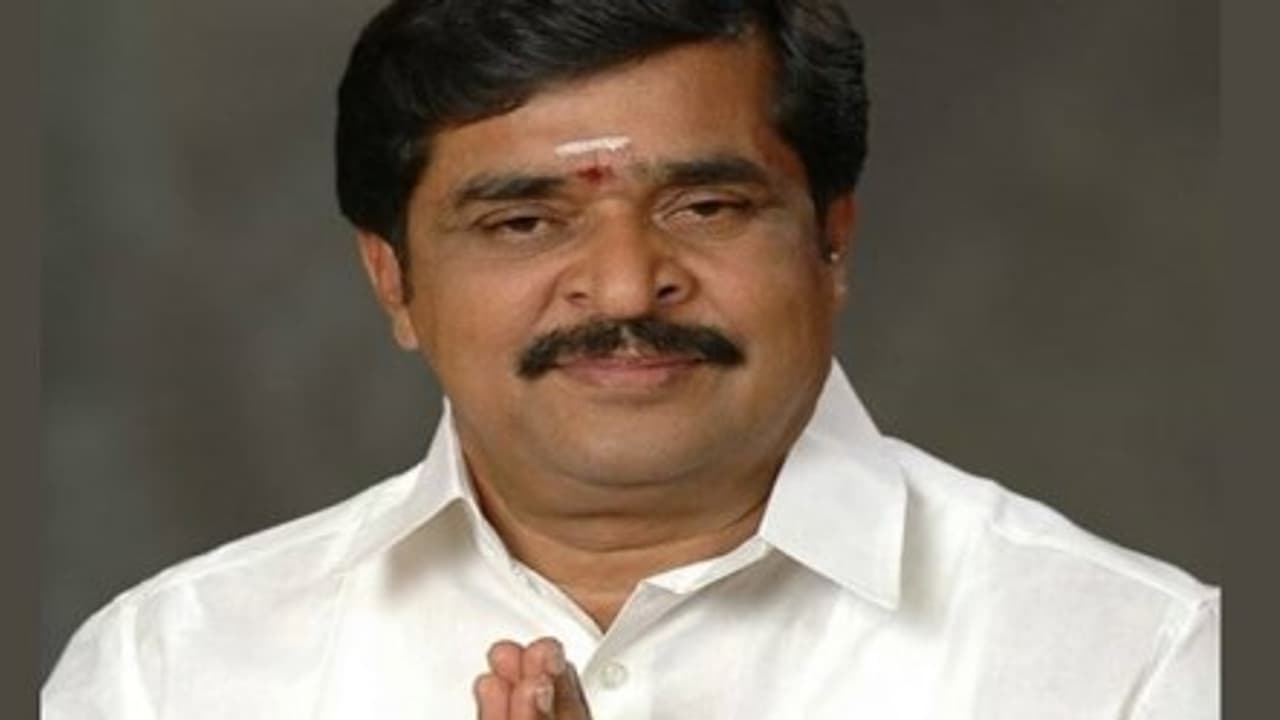 அதிமுக முன்னாள் எம்எல்ஏ ஆறுகுட்டி திமுகவில் இணைகிறார்.. மாஸ்காட்டும் செந்தில் பாலாஜி. 