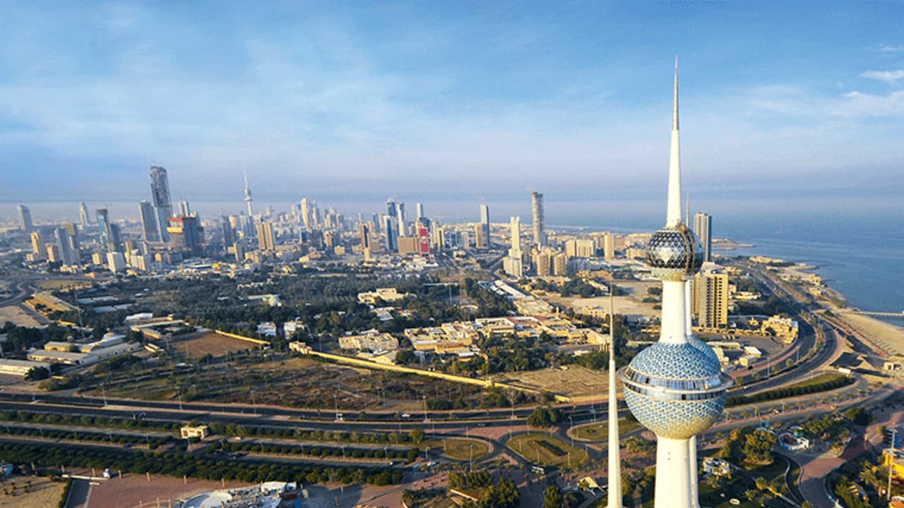 അഞ്ച് വര്‍ഷത്തിനിടെ കുവൈത്തിൽ നിന്ന് പിരിച്ചുവിട്ടത് 10,000 പ്രവാസി ജീവനക്കാരെ