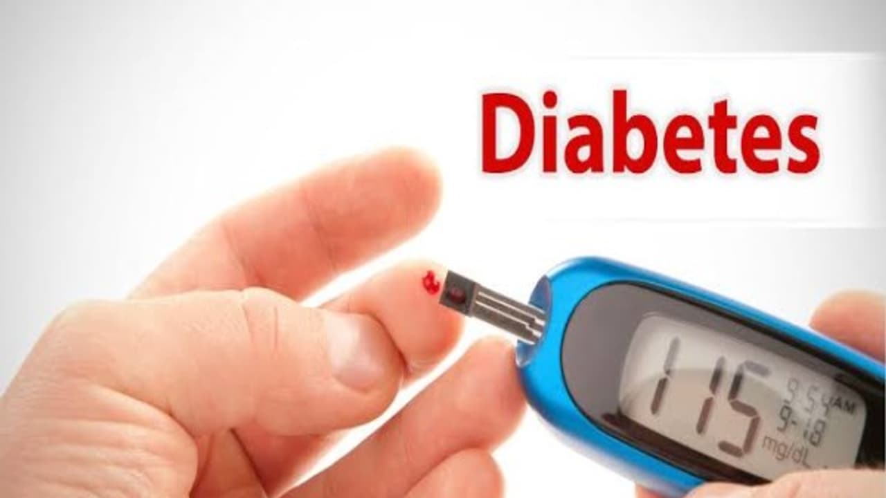 சர்க்கரை நோயாளிகள் இந்தப் பழங்களை எந்தவித கட்டுப்பாடும் இல்லாமல் சாப்பிடலாம்... சர்க்கரை நோயாளிகள் இந்தப் பழங்களை எந்தவித கட்டுப்பாடும் இல்லாமல் சாப்பிடலாம்...