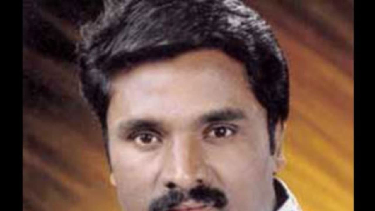 அன்புச்செழியனை பிடிக்கமுடியாமல் தனிப்படை போலீஸ் ஏமாற்றம்! சென்னை திரும்பினர்! அன்புச்செழியனை பிடிக்கமுடியாமல் தனிப்படை போலீஸ் ஏமாற்றம்! சென்னை திரும்பினர்!