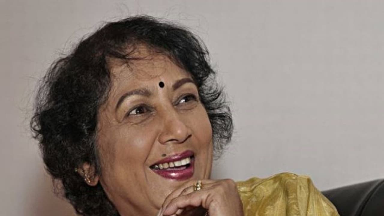 மாரடைப்பால் பிரபல நடிகை மருத்துவ மனையில் அனுமதி...! மாரடைப்பால் பிரபல நடிகை மருத்துவ மனையில் அனுமதி...!