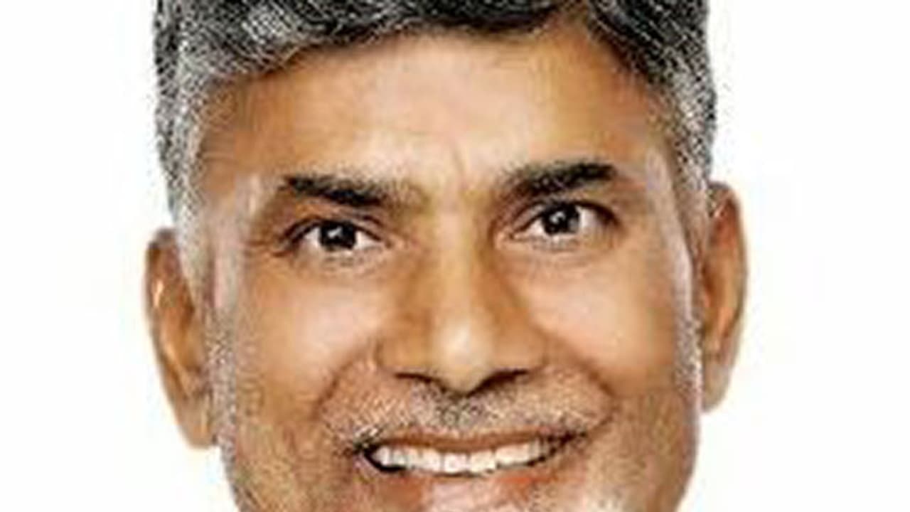 చంద్రబాబు సోషల్ మీడియా సైన్యం వస్తా ఉంది, కాచుకోండి చంద్రబాబు సోషల్ మీడియా సైన్యం వస్తా ఉంది, కాచుకోండి