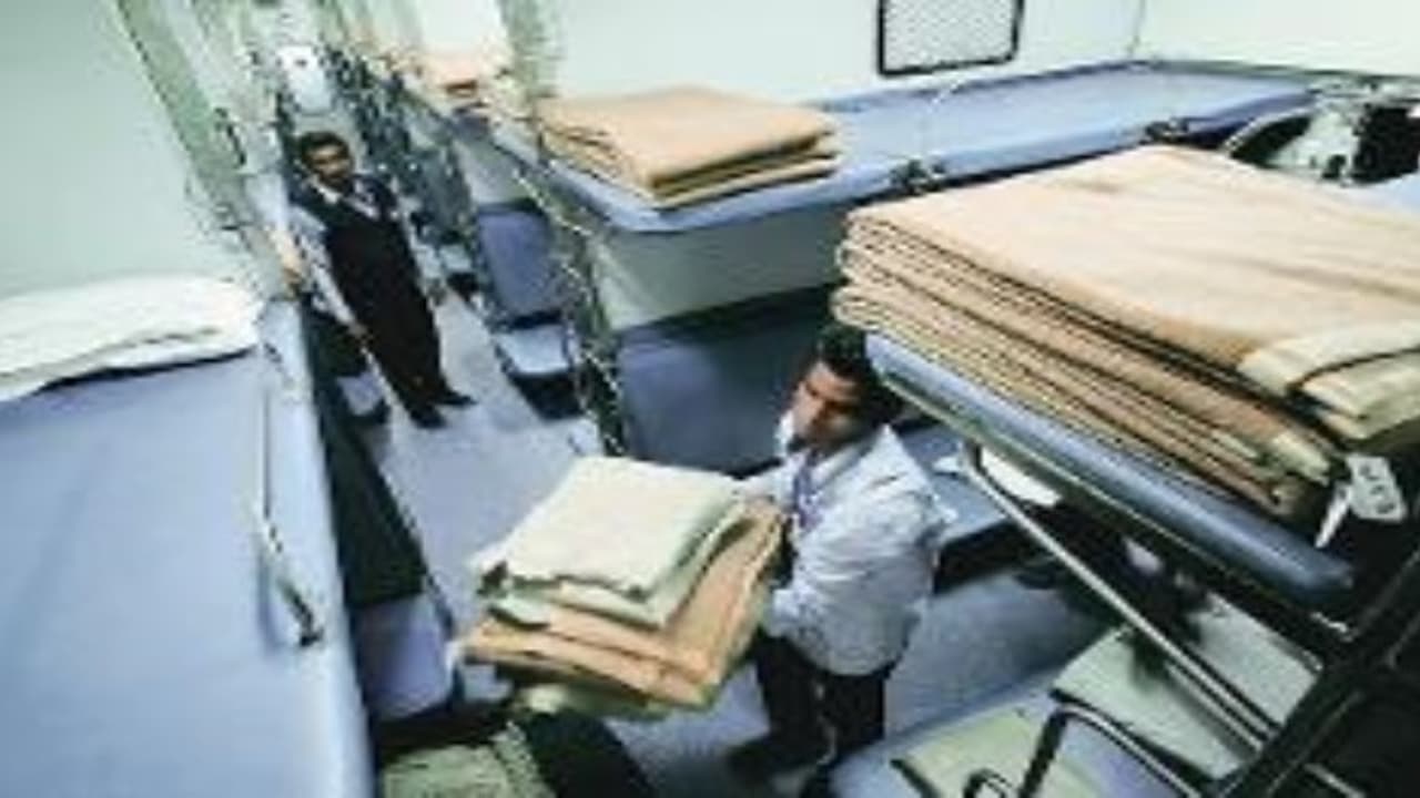 ஐ.ஆர்.சி.டி.சி. அதிரடி...! பெட்ஷீட், தலையணை, மெத்தை முன்பதிவு...! ரயில் பயணிகள் மகிழ்ச்சி..! ஐ.ஆர்.சி.டி.சி. அதிரடி...! பெட்ஷீட், தலையணை, மெத்தை முன்பதிவு...! ரயில் பயணிகள் மகிழ்ச்சி..!