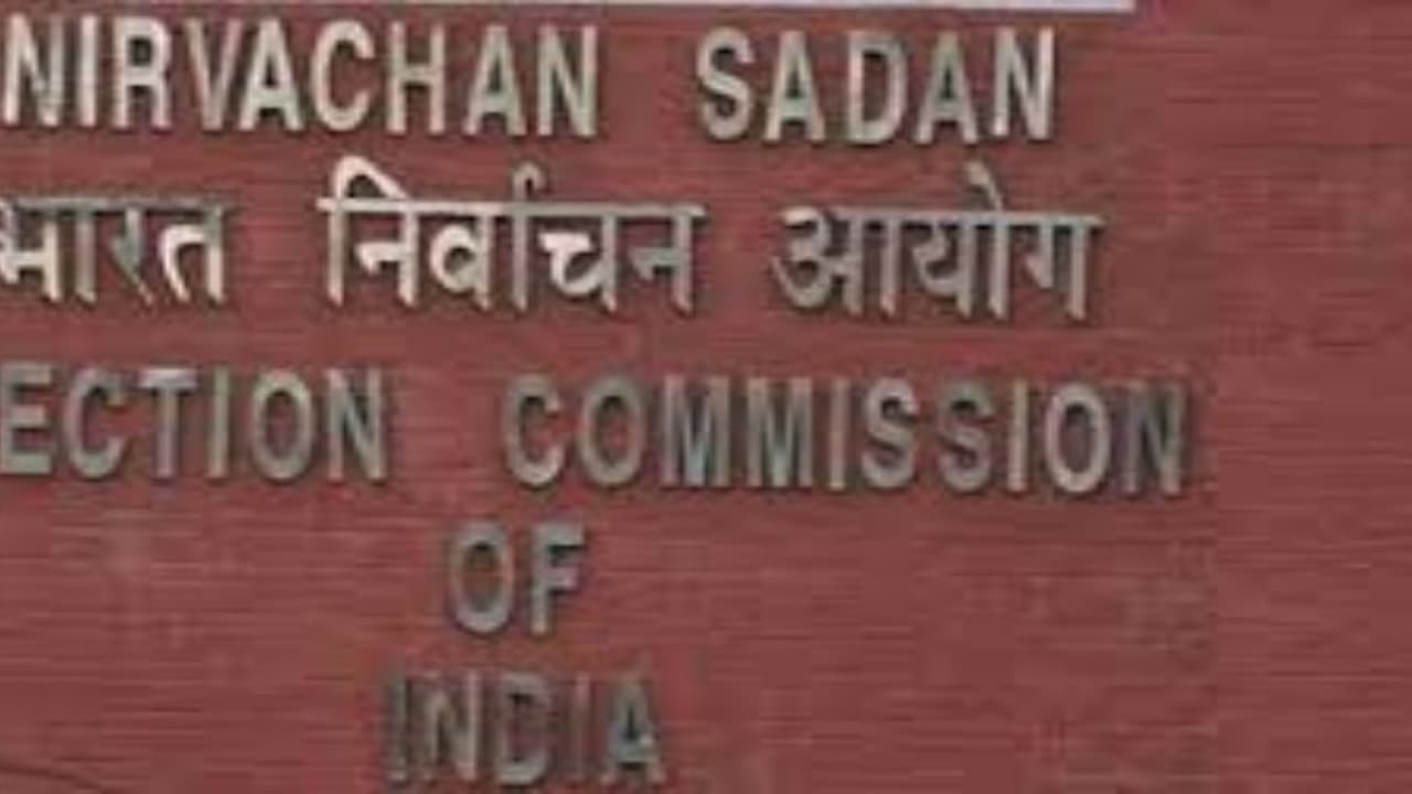 ஆர்.கே.நகர் இடைத் தேர்தல் ரத்து… அதிர்ச்சியில் சசிகலா அணி…120 கோடி ரூபாய் அம்போ… ஆர்.கே.நகர் இடைத் தேர்தல் ரத்து… அதிர்ச்சியில் சசிகலா அணி…120 கோடி ரூபாய் அம்போ…