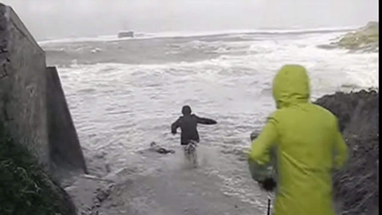 Sea erosion causes houses to collapse in Ullal Sea erosion causes houses to collapse in Ullal