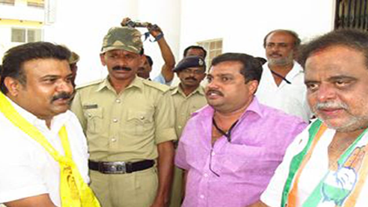 ಕಾಂಗ್ರೆಸ್ ರೆಬಲ್ ಮುಖಂಡ ಜೆಡಿಎಸ್'ಗೆ ಕಾಂಗ್ರೆಸ್ ರೆಬಲ್ ಮುಖಂಡ ಜೆಡಿಎಸ್'ಗೆ