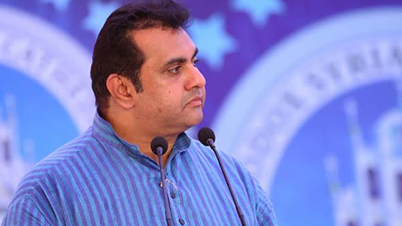 ಭಾರೀ ಹಗರಣದ ಸುಳಿಯಲ್ಲಿ ಸಚಿವ ಪ್ರಮೋದ್ ಮಧ್ವರಾಜ್! ಭಾರೀ ಹಗರಣದ ಸುಳಿಯಲ್ಲಿ ಸಚಿವ ಪ್ರಮೋದ್ ಮಧ್ವರಾಜ್!