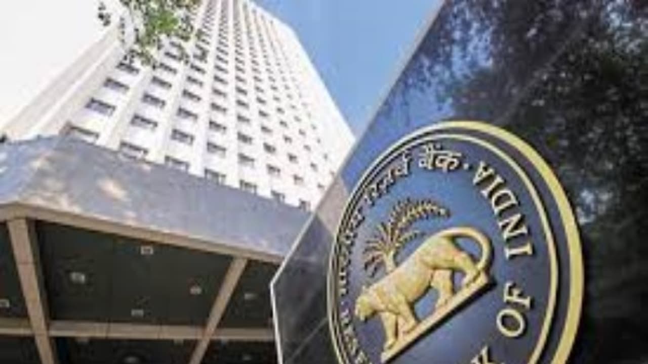 வங்கிகள் இன்று இரவு 8 மணி வரை செயல்படும்…. ரிசர்வ் வங்கி அறிவிப்பு !! வங்கிகள் இன்று இரவு 8 மணி வரை செயல்படும்…. ரிசர்வ் வங்கி அறிவிப்பு !!