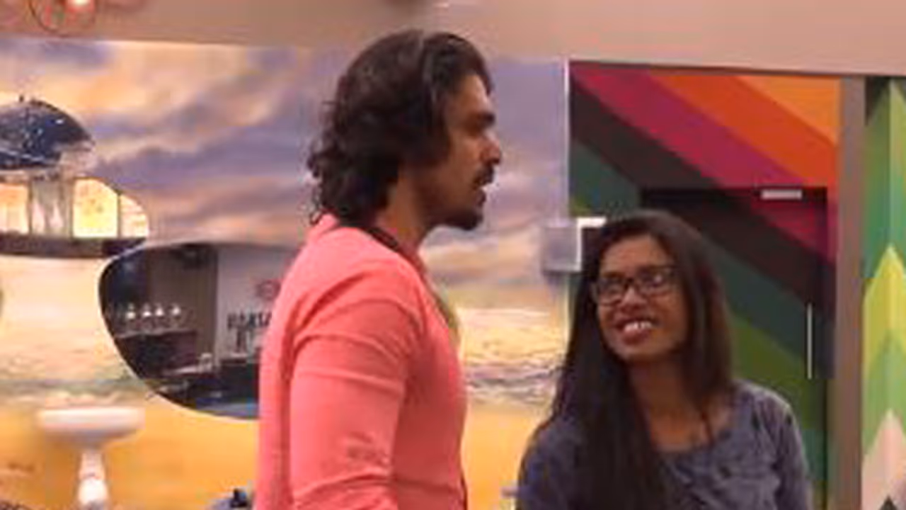 ബിഗ് ബോസില് പ്രണയം തുറന്നുപറഞ്ഞ് ഷിയാസ്, തകര്പ്പൻ മറുപടിയുമായി ദിയ ബിഗ് ബോസില് പ്രണയം തുറന്നുപറഞ്ഞ് ഷിയാസ്, തകര്പ്പൻ മറുപടിയുമായി ദിയ