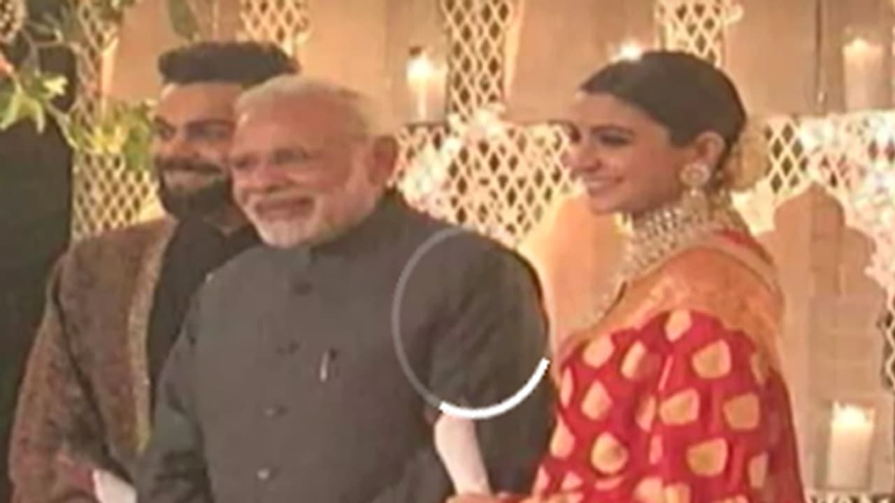 ಕರೋಡ್’ಪತಿ ಶೋನಲ್ಲಿ ವಿರುಷ್ಕಾ ಬಗ್ಗೆ ಪ್ರಶ್ನೆ..! ಕರೋಡ್’ಪತಿ ಶೋನಲ್ಲಿ ವಿರುಷ್ಕಾ ಬಗ್ಗೆ ಪ್ರಶ್ನೆ..!