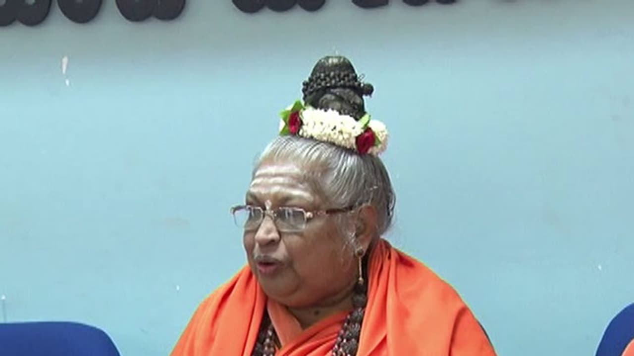 ಯುವತಿಯರು ಪ್ರಚೋದನಾತ್ಮಕ ಉಡುಪು ಧರಿಸುತ್ತಿರುವುದೇ ಲೈಂಗಿಕ ದೌರ್ಜನ್ಯಕ್ಕೆ ಕಾರಣ: ಮಾತೆ ಮಹಾದೇವಿ