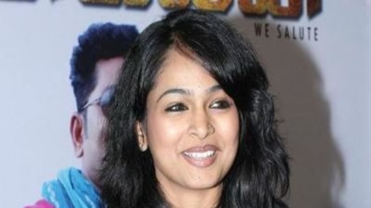 சின்னத்திரை நடிகை கல்யாணி ரசிகர்களிடம் கேட்ட உருக்கமான வேண்டுகோள் சின்னத்திரை நடிகை கல்யாணி ரசிகர்களிடம் கேட்ட உருக்கமான வேண்டுகோள்