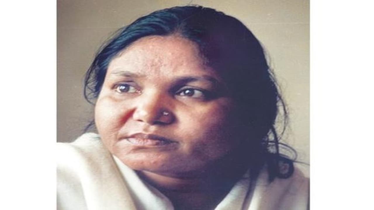 சாப்பாட்டுக்கு வழியில்லாமல் தவிக்கும் மாஜி எம்பியின் குடும்பம் – கண்டு கொள்ளாத மத்திய, மாநில அரசுகள் சாப்பாட்டுக்கு வழியில்லாமல் தவிக்கும் மாஜி எம்பியின் குடும்பம் – கண்டு கொள்ளாத மத்திய, மாநில அரசுகள்