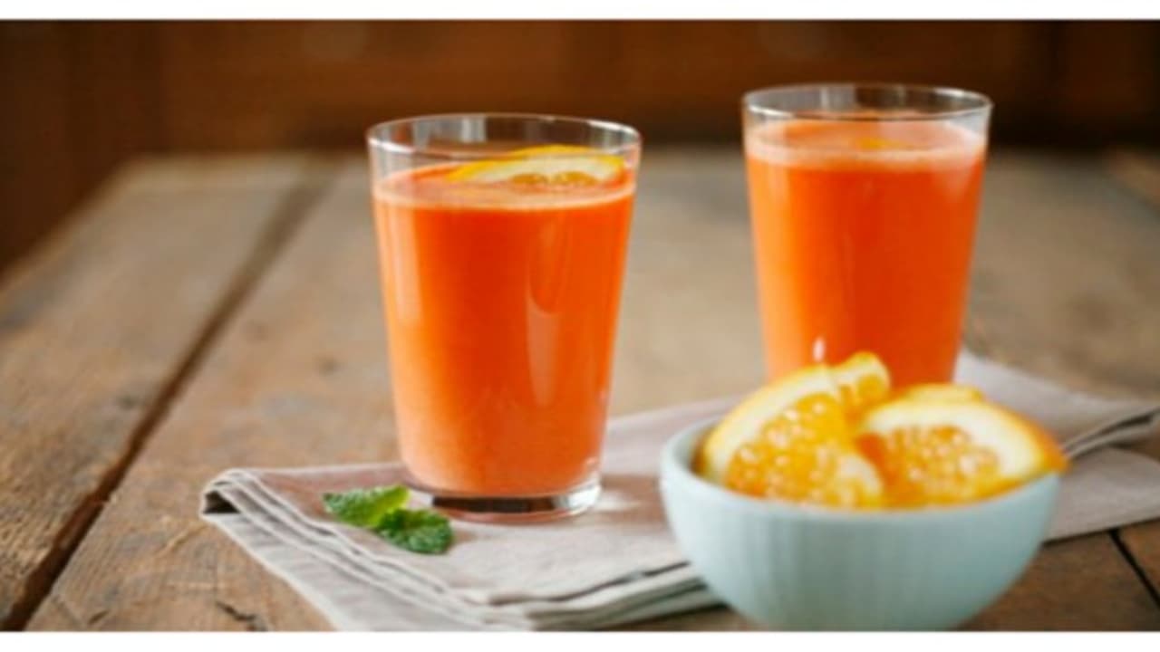 ஆரஞ்சு + தேன் = முதுமையைத் தள்ளிப் போடும் ஜூஸ்… ஆரஞ்சு + தேன் = முதுமையைத் தள்ளிப் போடும் ஜூஸ்…