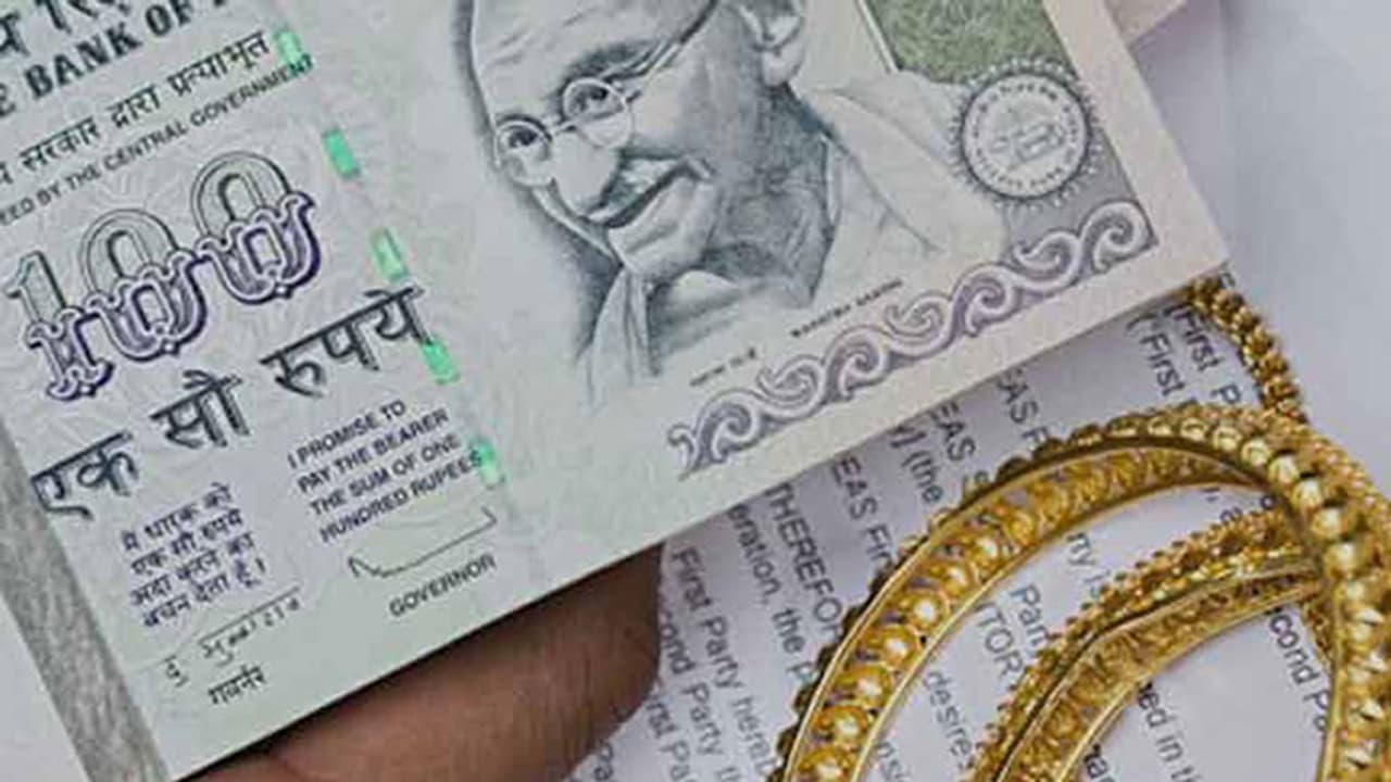 പന്തളം സഹകരണ ബാങ്കിൽ ജീവനക്കാരൻ്റെ തട്ടിപ്പ്: പണയ സ്വർണ്ണം കൈക്കലാക്കി സ്വന്തം പേരിൽ പണയം വച്ചു 