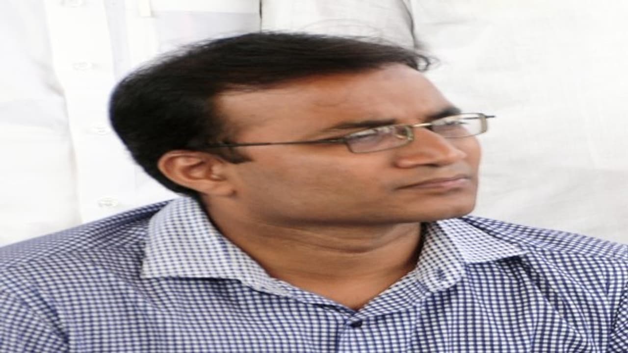உணவகங்கள், பல்பொருள் அங்காடி, பேக்கரிகளுக்கு வரும் மக்களுக்கு நிலவேம்பு குடிநீர் வழங்கணும் – ஆட்சியர் உத்தரவு… உணவகங்கள், பல்பொருள் அங்காடி, பேக்கரிகளுக்கு வரும் மக்களுக்கு நிலவேம்பு குடிநீர் வழங்கணும் – ஆட்சியர் உத்தரவு…