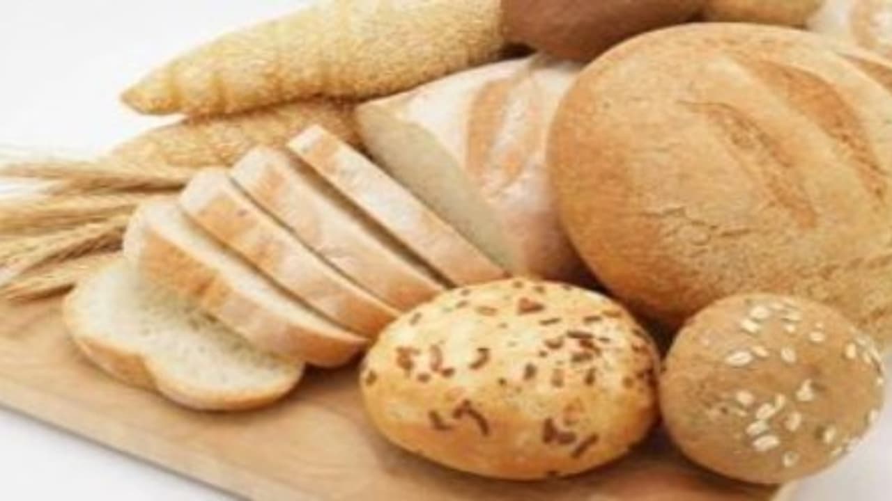 உங்களுக்குத் தெரியுமா? நாம் சாப்பிடும் பிரட்டில் ஒரு துளி கூட ஊட்டச்சத்து இல்லை… உங்களுக்குத் தெரியுமா? நாம் சாப்பிடும் பிரட்டில் ஒரு துளி கூட ஊட்டச்சத்து இல்லை…