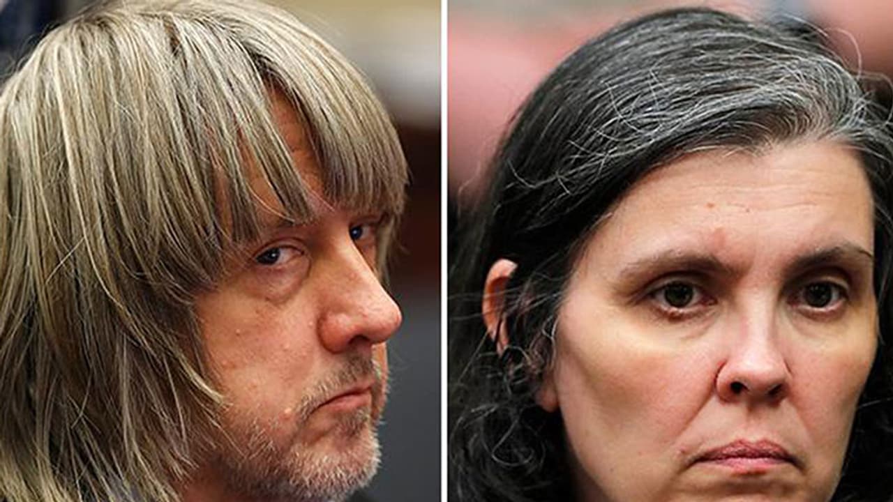 12 മക്കളെ തടവിലിട്ട് മാതാപിതാക്കള്; പുറത്തുവന്നത് ഞെട്ടിക്കുന്ന ക്രൂരതകള് 12 മക്കളെ തടവിലിട്ട് മാതാപിതാക്കള്; പുറത്തുവന്നത് ഞെട്ടിക്കുന്ന ക്രൂരതകള്