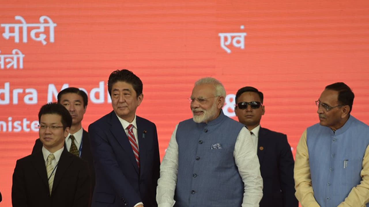 ಬುಲೆಟ್ ರೈಲು ಯೋಜನೆಗೆ ಶಂಕು ಸ್ಥಾಪನೆ ನೆರವೇರಿಸಿದ ಮೋದಿ, ಅಬೆ ಬುಲೆಟ್ ರೈಲು ಯೋಜನೆಗೆ ಶಂಕು ಸ್ಥಾಪನೆ ನೆರವೇರಿಸಿದ ಮೋದಿ, ಅಬೆ