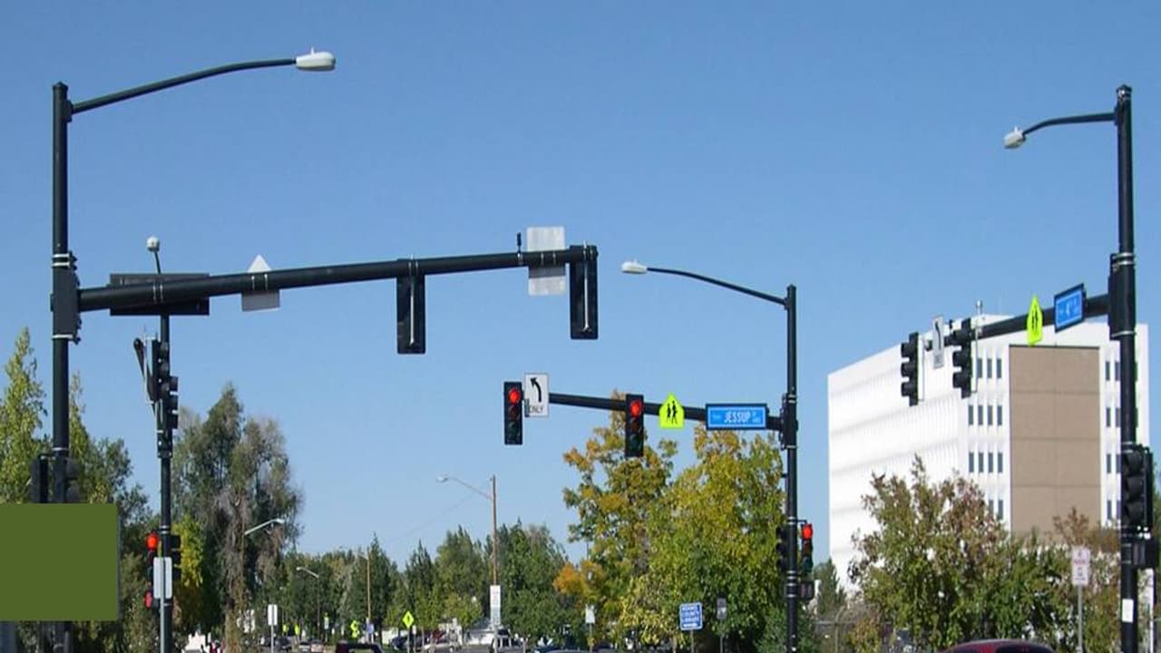 ರೆಡ್ ಸಿಗ್ನಲ್ ದಾಟಿದರೆ ಏನಾಗುತ್ತೆ? ರಸ್ತೆ ಸಾರಿಗೆ ಇಲಾಖೆ ಹೇಳಿದ ಸತ್ಯ! ರೆಡ್ ಸಿಗ್ನಲ್ ದಾಟಿದರೆ ಏನಾಗುತ್ತೆ? ರಸ್ತೆ ಸಾರಿಗೆ ಇಲಾಖೆ ಹೇಳಿದ ಸತ್ಯ!