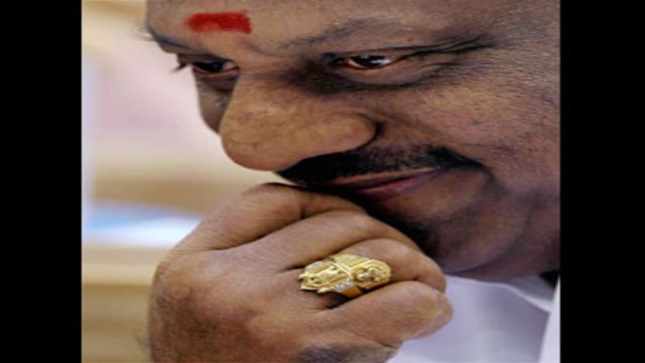 ஒபிஎஸ் வீட்டை நோக்கி படையெடுக்கும் அமைச்சர்கள்....!! ரகசிய தகவலால் மேலும் பரபரப்பு ...!!! ஒபிஎஸ் வீட்டை நோக்கி படையெடுக்கும் அமைச்சர்கள்....!! ரகசிய தகவலால் மேலும் பரபரப்பு ...!!!