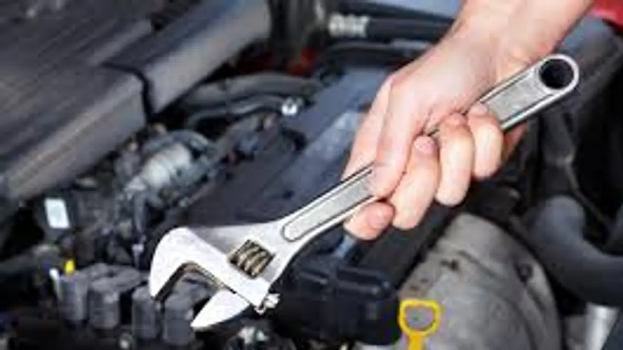 Car Maintenance Tips ಮೊದಲ ಬಾರಿಗೆ ಕಾರು ಖರೀದಿಸಿದ್ದೀರಾ? ನಿರ್ವಹಣೆಗೆ ಇಲ್ಲಿದೆ ಸರಳ ಟಿಪ್ಸ್!