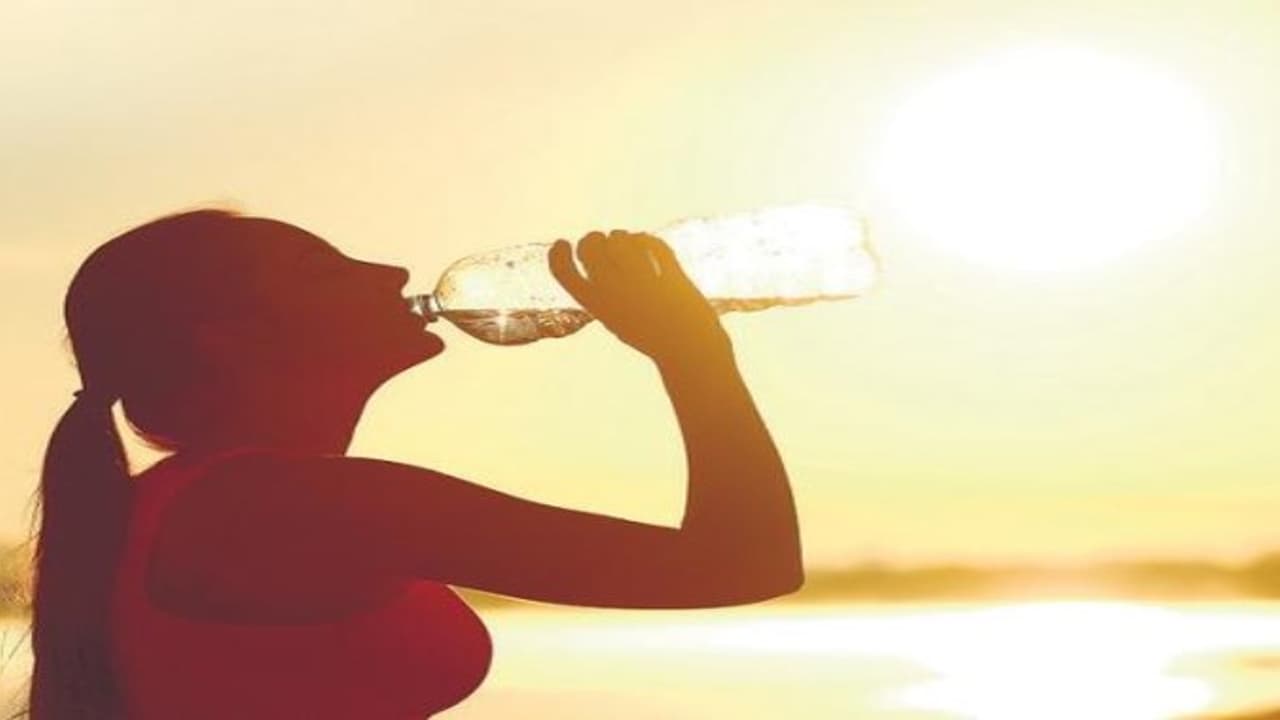 சம்மர் வந்தாச்சு; இந்த டிப்ஸ் ஐ பின்பற்றி கூலா இருங்க… சம்மர் வந்தாச்சு; இந்த டிப்ஸ் ஐ பின்பற்றி கூலா இருங்க…