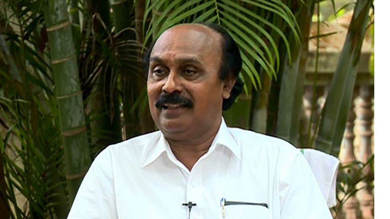 മരം മുറി വിവാദം; റവന്യുവകുപ്പിന്റെ ഉത്തരവ് സദുദ്ദേശത്തോടെ ഇറക്കിയതാണെന്ന് മുൻ മന്ത്രി ചന്ദ്രശേഖരൻ മരം മുറി വിവാദം; റവന്യുവകുപ്പിന്റെ ഉത്തരവ് സദുദ്ദേശത്തോടെ ഇറക്കിയതാണെന്ന് മുൻ മന്ത്രി ചന്ദ്രശേഖരൻ