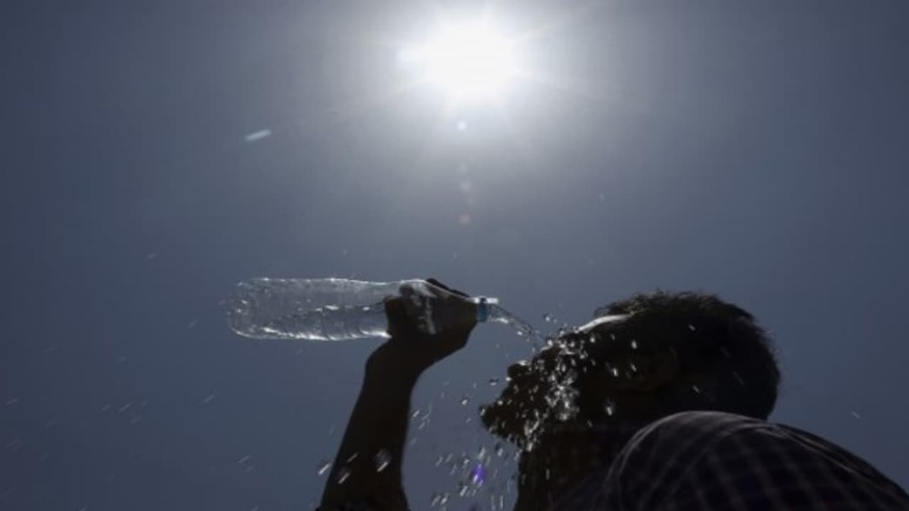 "போயே போச்சு மழை... இனி வெயில் கொளுத்த போகுது..." அதிர்ச்சி கொடுக்கும் வானிலை மையம் "போயே போச்சு மழை... இனி வெயில் கொளுத்த போகுது..." அதிர்ச்சி கொடுக்கும் வானிலை மையம்