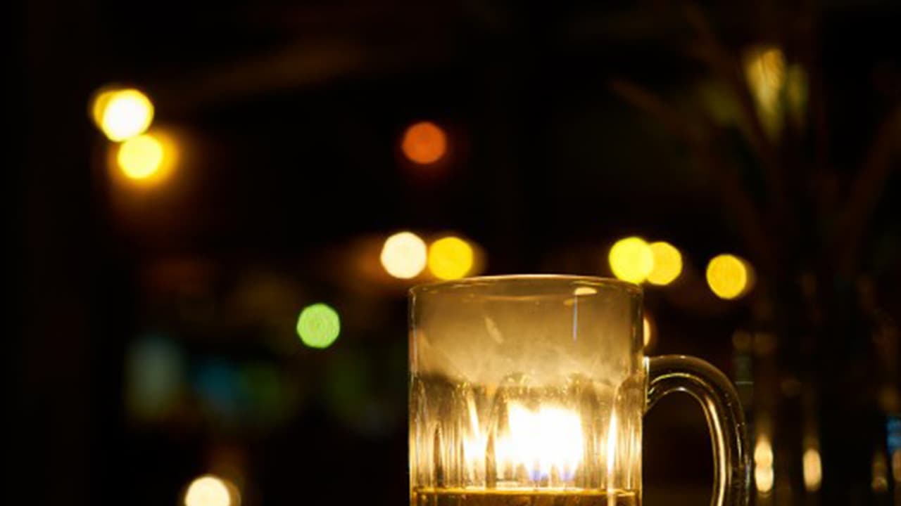 ಕೇರಳ: ಕುಡುಕರಿಗೆ ಹಬ್ಬ; ಇಂದಿನಿಂದ ಬಾರ್’ಗಳು ಓಪನ್ ಕೇರಳ: ಕುಡುಕರಿಗೆ ಹಬ್ಬ; ಇಂದಿನಿಂದ ಬಾರ್’ಗಳು ಓಪನ್