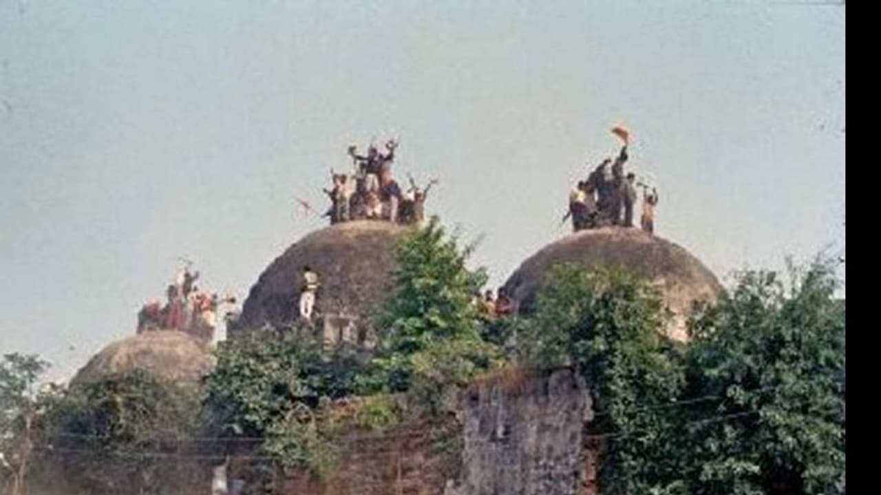 ബാബറി മസ്ജിദ് ഗൂഡാലോചന കേസ്: സുപ്രീംകോടതി വിധി ഇന്ന് ബാബറി മസ്ജിദ് ഗൂഡാലോചന കേസ്: സുപ്രീംകോടതി വിധി ഇന്ന്