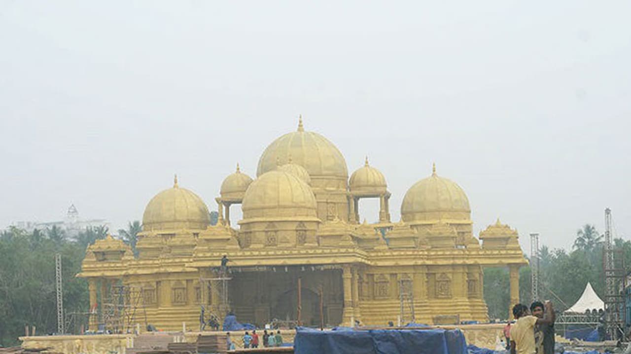 ಕೇರಳದಲ್ಲಿ ನಿರ್ಮಾಣವಾಗುತ್ತಿದೆ ಮೈಸೂರು ಅರಮನೆ ಕೇರಳದಲ್ಲಿ ನಿರ್ಮಾಣವಾಗುತ್ತಿದೆ ಮೈಸೂರು ಅರಮನೆ